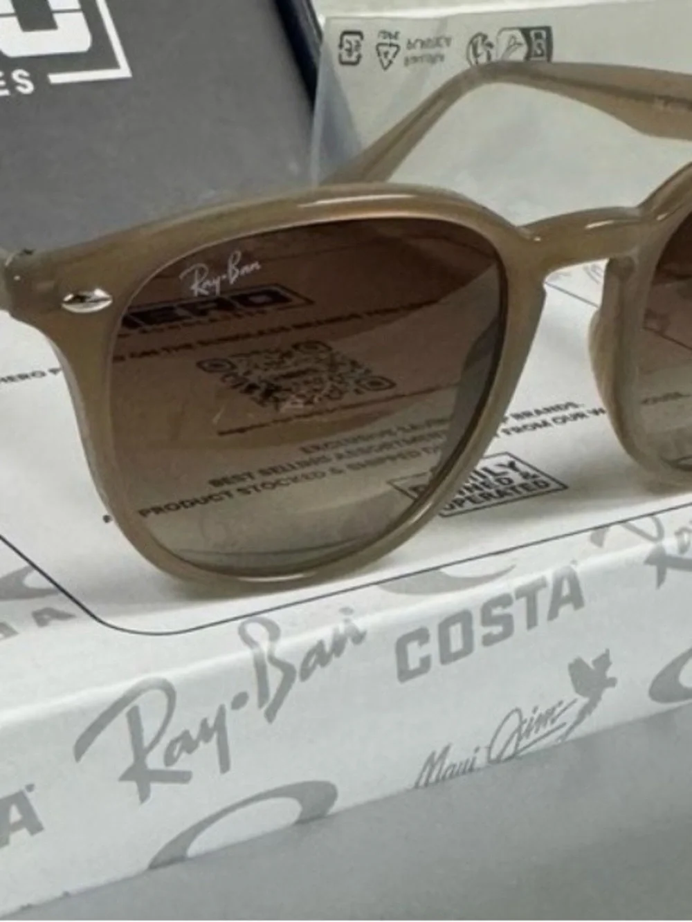 Ray-Ban RB4259 Turtle Dove Brown Gradient 51mm NWT